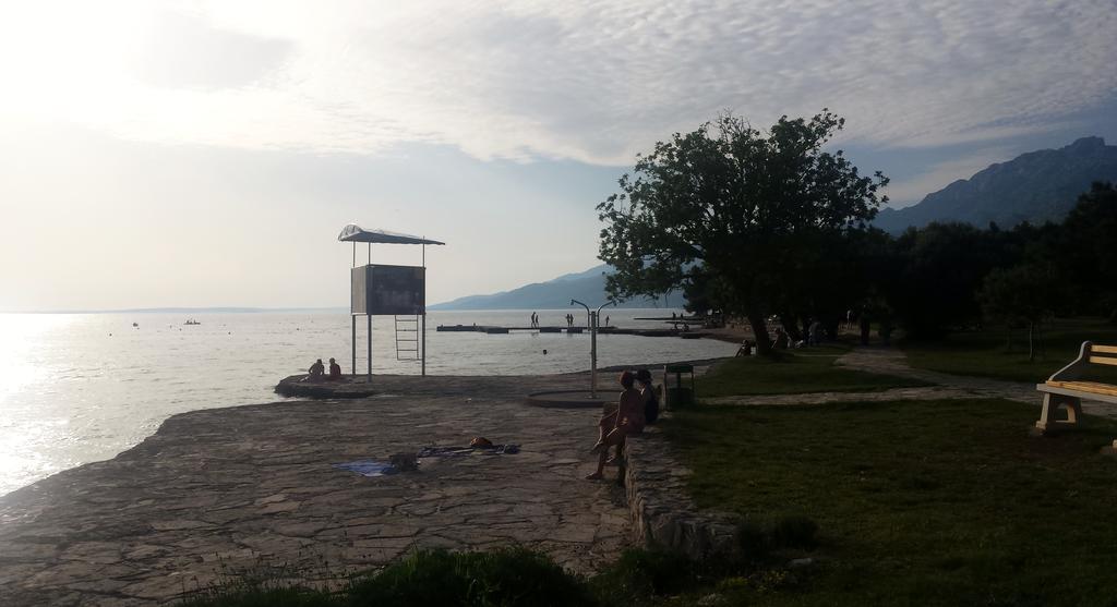 Apartments L.Z. Starigrad Paklenica Buitenkant foto